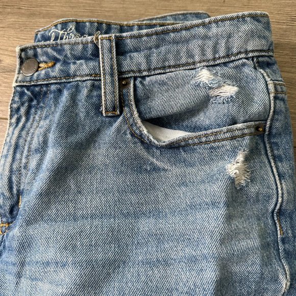 Universal Thread Distressed Jeans Denim Straight Leg Size 6 - Picture 5 of 6